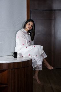 Nikhila Vimal feet photo thumbnail