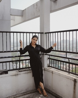 Nikhila Vimal feet photo thumbnail