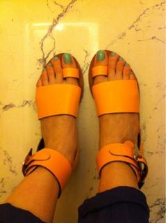 Niki Chow feet photo 11