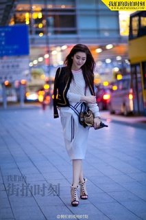 Niki Chow feet photo 8