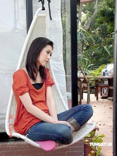 Niki Chow feet photo 11