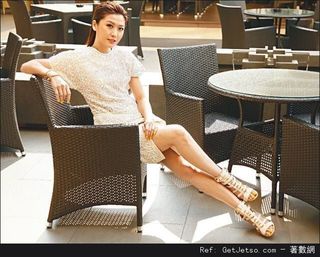 Niki Chow feet photo 7