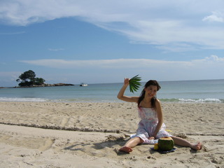 Niki Chow feet photo 12