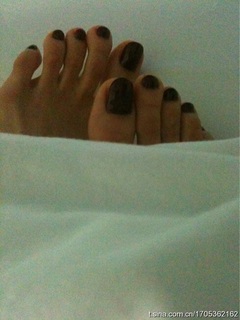 Niki Chow feet photo 9