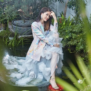 Niki Chow feet photo 10