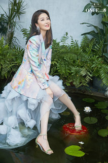Niki Chow feet photo 20
