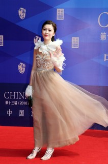 Niki Chow feet photo 17