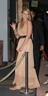 Niki Taylor feet photo 4