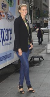 Niki Taylor feet photo 1