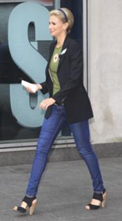 Niki Taylor feet photo 17