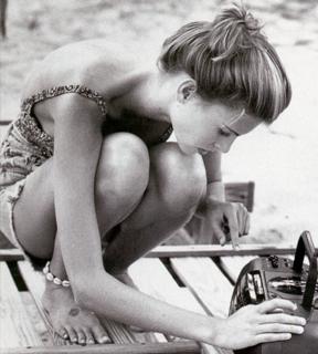 Niki Taylor feet photo 9