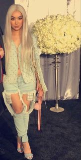 Nikita Dragun feet photo 6