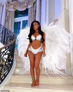 Nikita Dragun feet photo 5