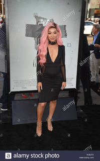 Nikita Dragun feet photo 9