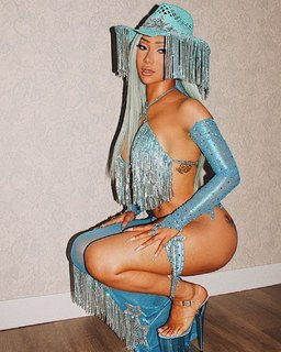 Nikita Dragun feet photo 18