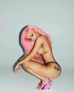 Nikita Dragun feet photo 8