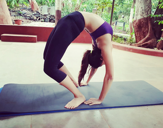 Nikita Dutta feet photo thumbnail