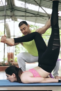 Nikita Dutta feet photo thumbnail