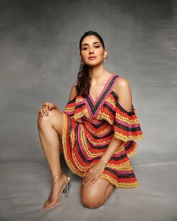 Nikita Dutta feet photo thumbnail