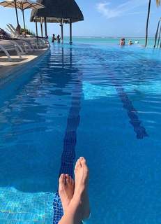 Nikita Dutta feet photo thumbnail