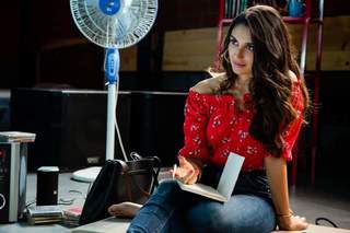 Nikita Dutta feet photo thumbnail