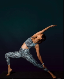 Nikita Dutta feet photo thumbnail