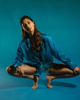 Nikita Dutta feet photo thumbnail