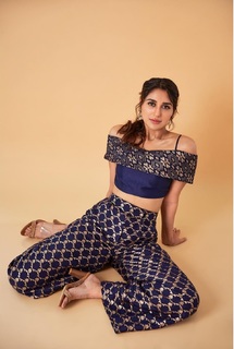 Nikita Dutta feet photo thumbnail