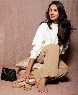 Nikita Dutta feet photo thumbnail