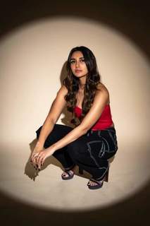 Nikita Dutta feet photo thumbnail