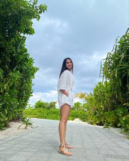 Nikita Dutta feet photo thumbnail