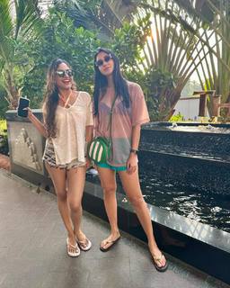 Nikita Dutta feet photo thumbnail