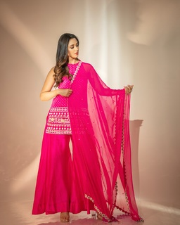 Nikita Dutta feet photo thumbnail