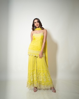 Nikita Dutta feet photo thumbnail