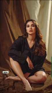 Nikita Dutta feet photo thumbnail