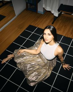 Nikita Dutta feet photo thumbnail