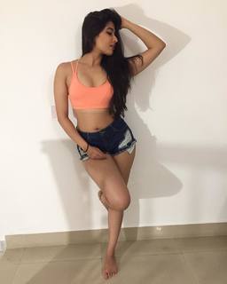 Nikita Sharma feet photo 3