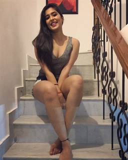 Nikita Sharma feet photo 1