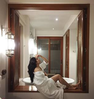 Nikita Sharma feet photo 9