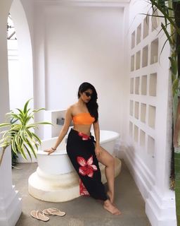 Nikita Sharma feet photo 9