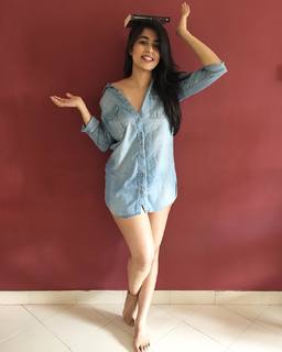 Nikita Sharma feet photo 3