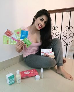 Nikita Sharma feet photo 3