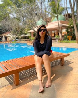 Nikita Sharma feet photo 16