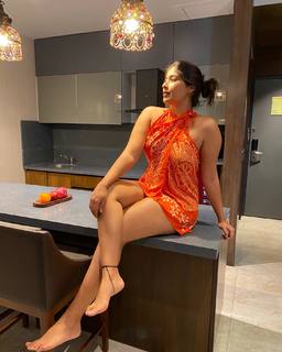 Nikita Sharma feet photo 8