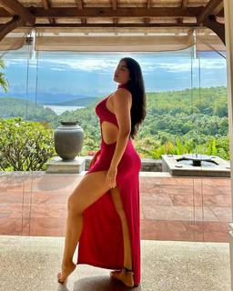 Nikita Sharma feet photo 19