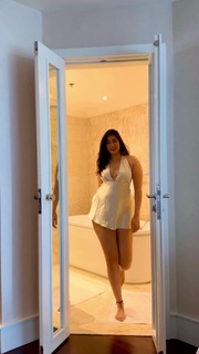 Nikita Sharma feet photo 14
