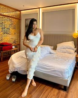Nikita Sharma feet photo 11