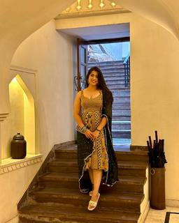 Nikita Sharma feet photo 7