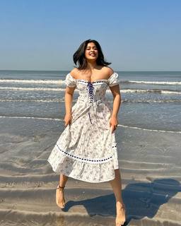 Nikita Sharma feet photo 20