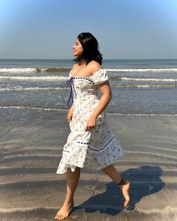 Nikita Sharma feet photo 18